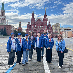 Students of Management Technologies Institute Volunteer at Spasskaya Tower Military Music Festival