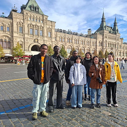 Institute of International Education Holds a Series of Moscow Tours for Foreign Students