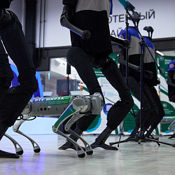 At the press tour at RTU MIREA, a program for training specialists in the field of walking robot control was presented