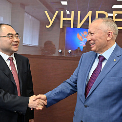 Wuhan Polytechnic Delegation Visits RTU MIREA