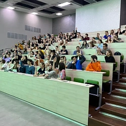 A meeting of the group of companies “R-PHARM” with the students of the Lomonosov Institute of Fine Chemical Technologies was held as part of a series of meetings with the Chemistry of Success partners