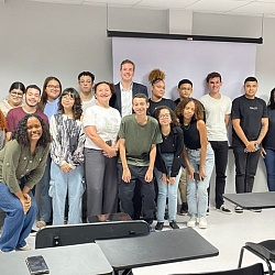 Associate Professor of Foreign Languages from the M.V. Lomonosov Institute of Fine Chemical Technologies Gives Lectures at UNIFACS