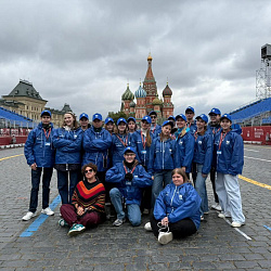 Students of Management Technologies Institute Volunteer at Spasskaya Tower Military Music Festival