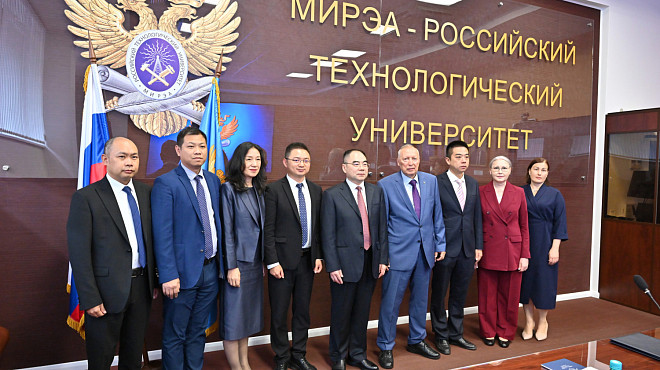 Wuhan Polytechnic Delegation Visits RTU MIREA