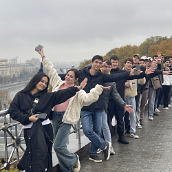 Institute of International Education Holds a Series of Moscow Tours for Foreign Students