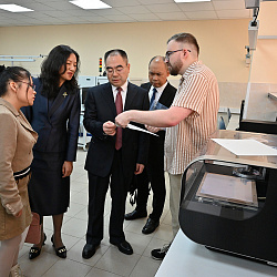 Wuhan Polytechnic Delegation Visits RTU MIREA