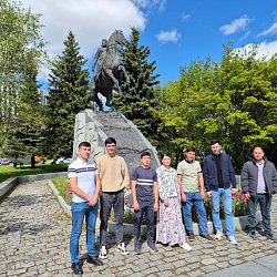 Foreign students of the Institute of International Education Honor the Memory of Great Patriotic War Heroes